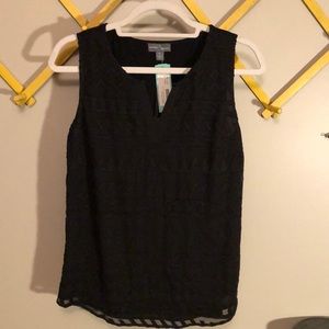 Market and Spruce Ezide Textured print top NWT